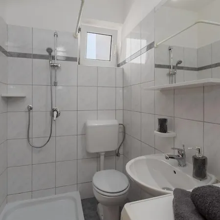Apartment Emil Pula