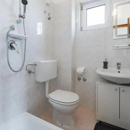 Apartamento Emil Pula