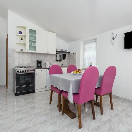 Emil Apartament *